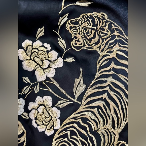 NWOT Express Reversible Embroidered Jacket. Size XS. - Picture 7 of 12